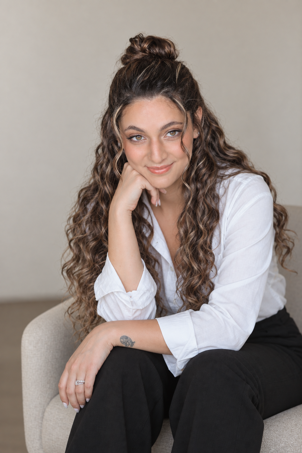 סהר — מעצבת גרפית